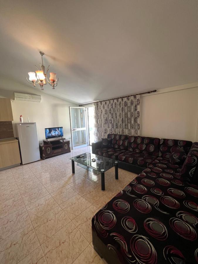 House For Rent Jurgen Villa Golem  Buitenkant foto