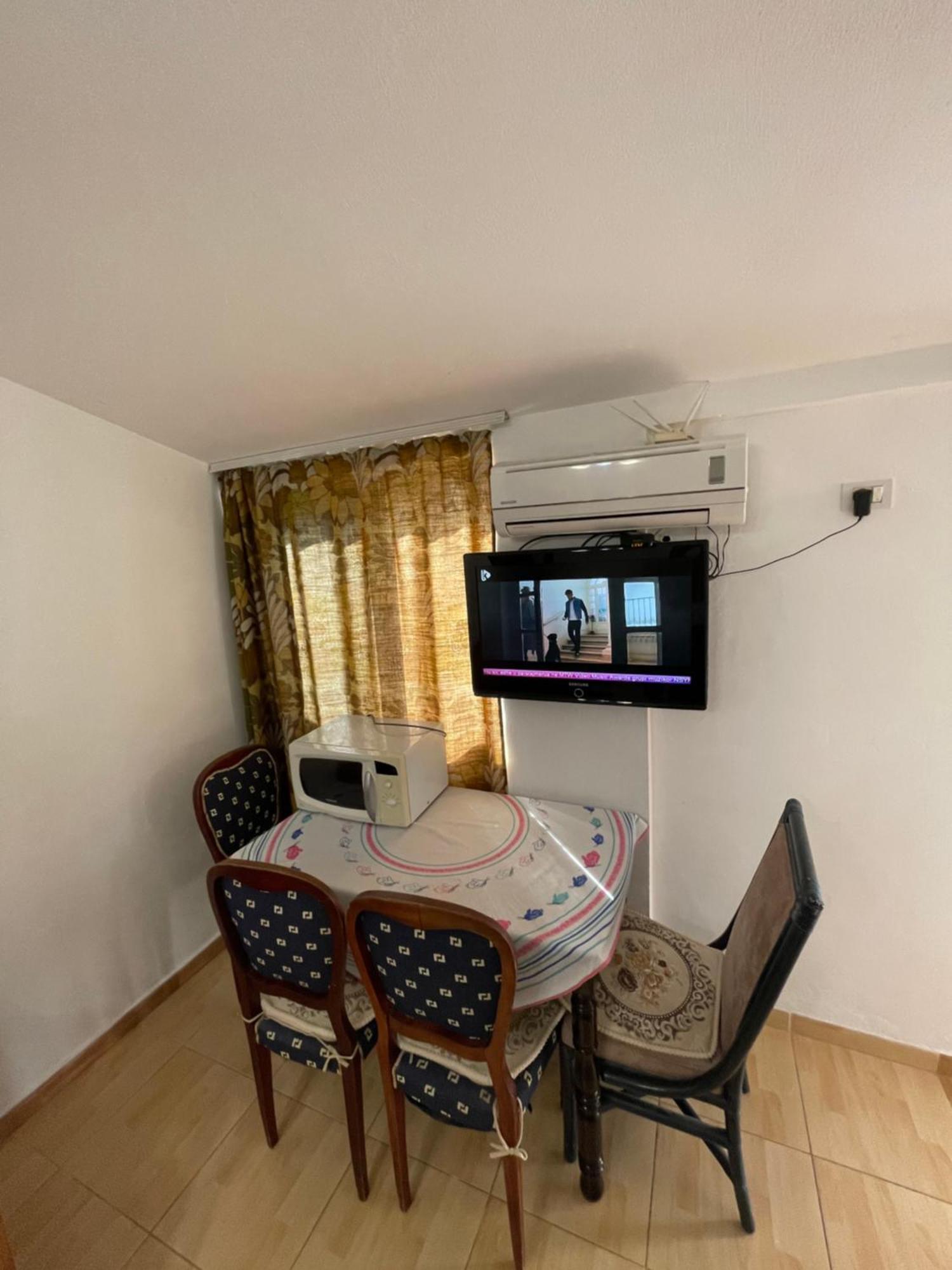 House For Rent Jurgen Villa Golem  Buitenkant foto